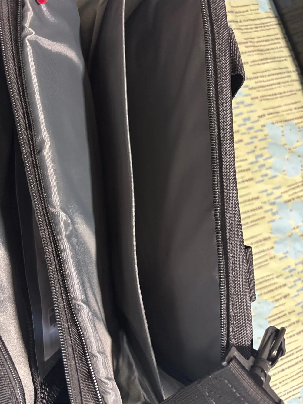 Brand new Targus Black Laptop Messenger Bag with Shoulder Strap